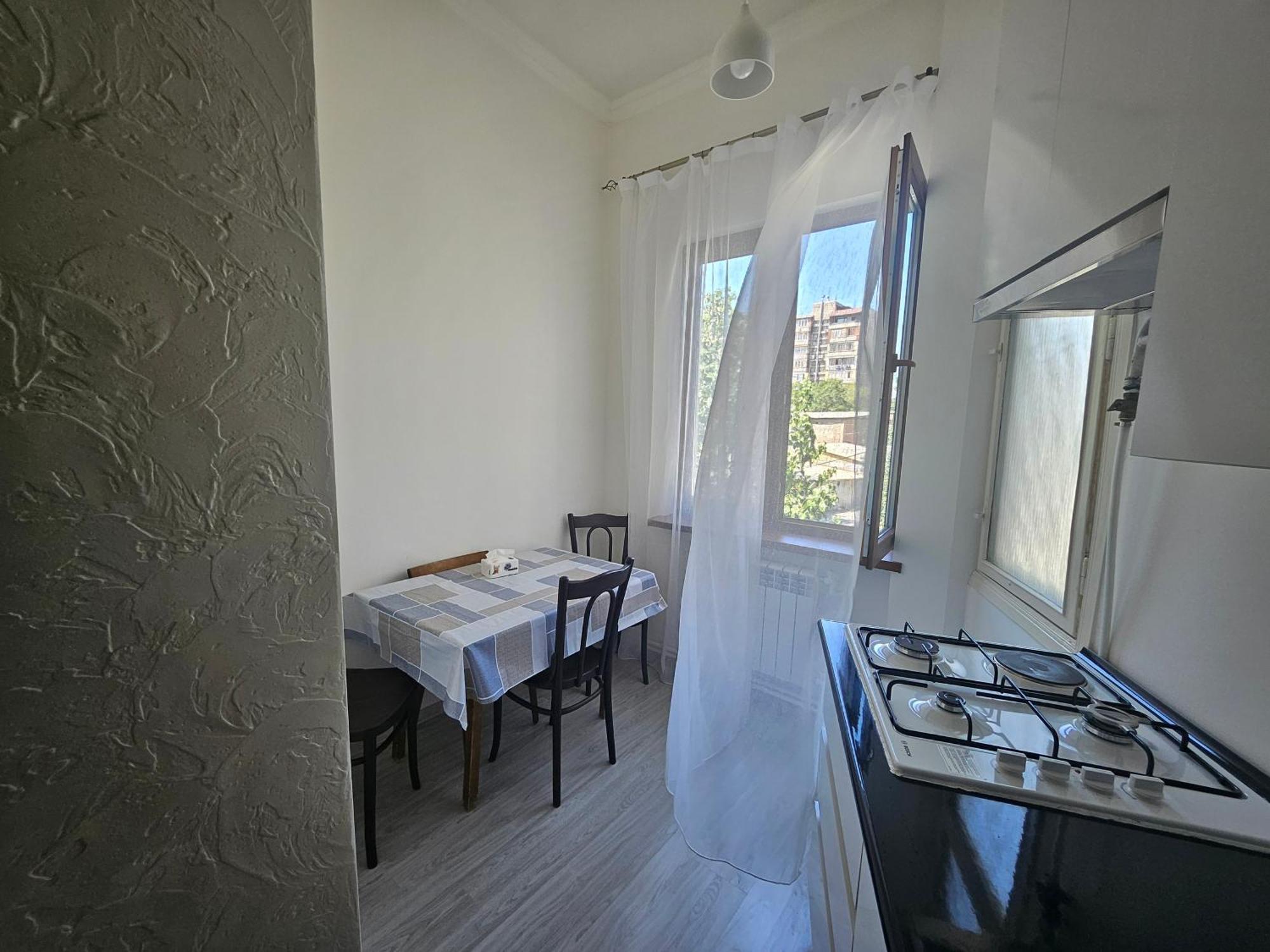 Apartment Retro Style Rent A Whole In The Center Of