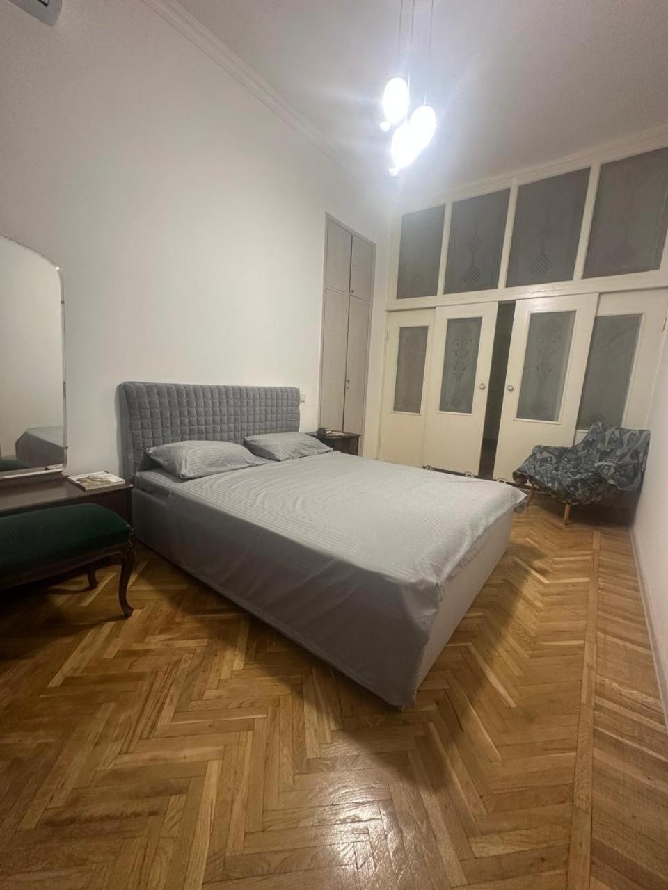 Retro Style Rent A Whole In The Center Of