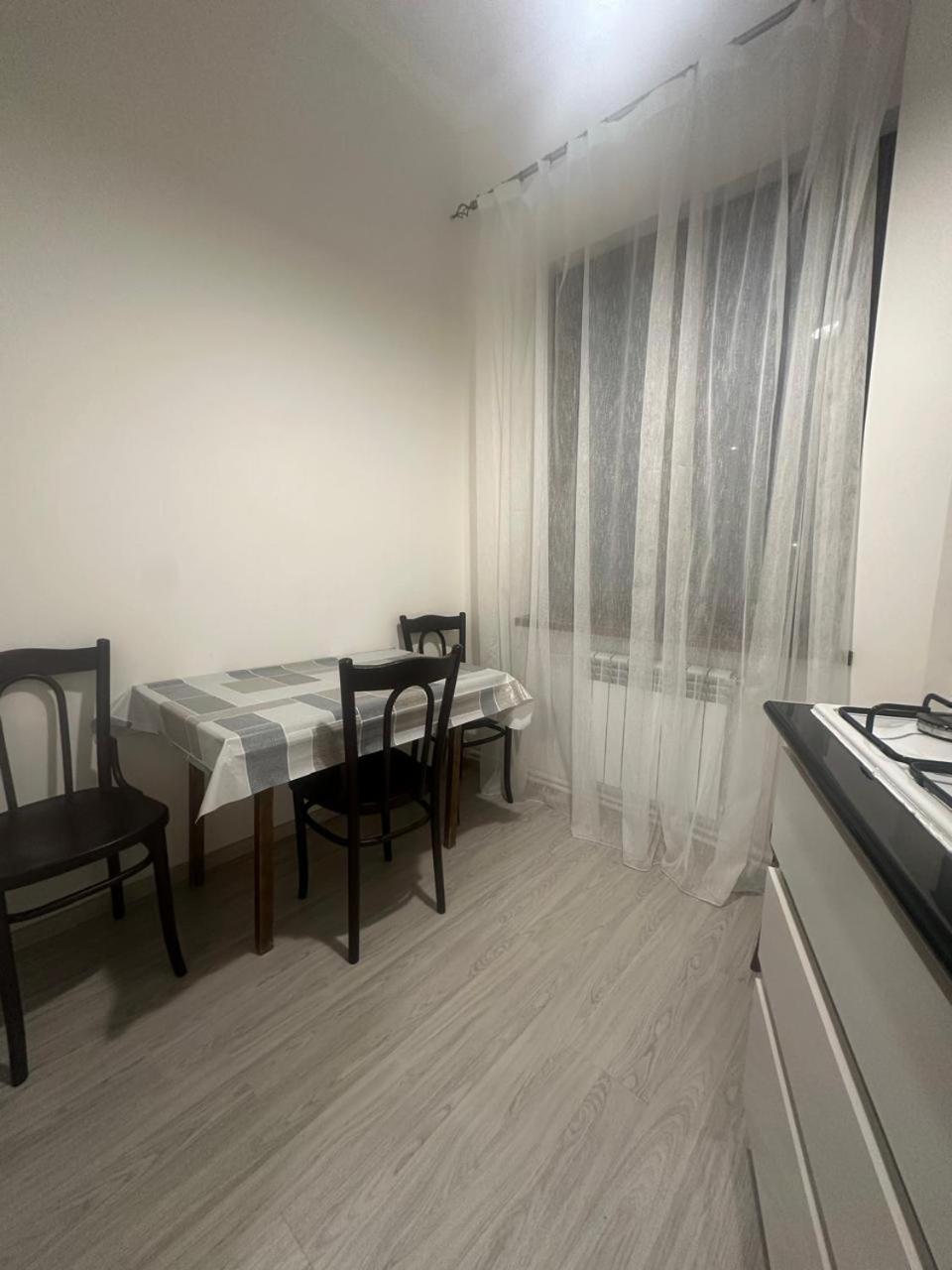Retro Style Rent A Whole In The Center Of Apartment Yerevan