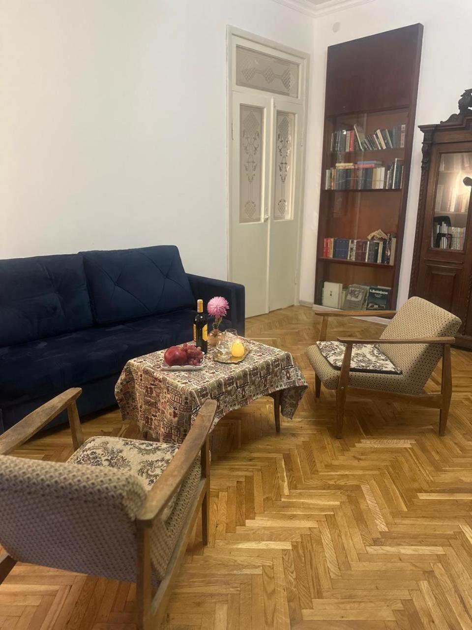 Retro Style Rent A Whole In The Center Of